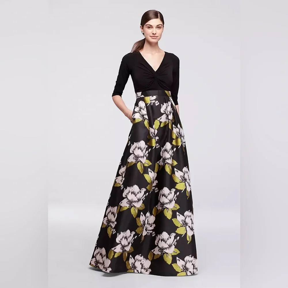 Adriana Papell. Long Dress with Bold Floral Skirt and 3/4 Sleeves. Size 8.